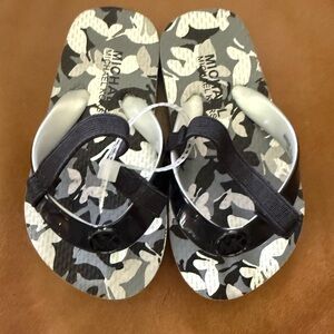 ❤️$10 FLASH SALE❤️Michael Kors Toddler Girl Flop Flops 5/6
